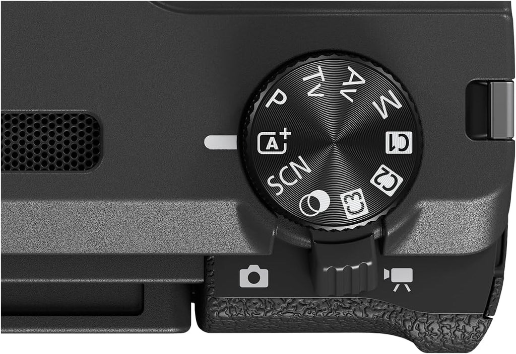 Appareil photo hybride Canon PowerShot V1 : objectif zoom ultra grand-angle intégré, vidéo 4K, vlogging, streaming en direct, création de contenu, design compact.