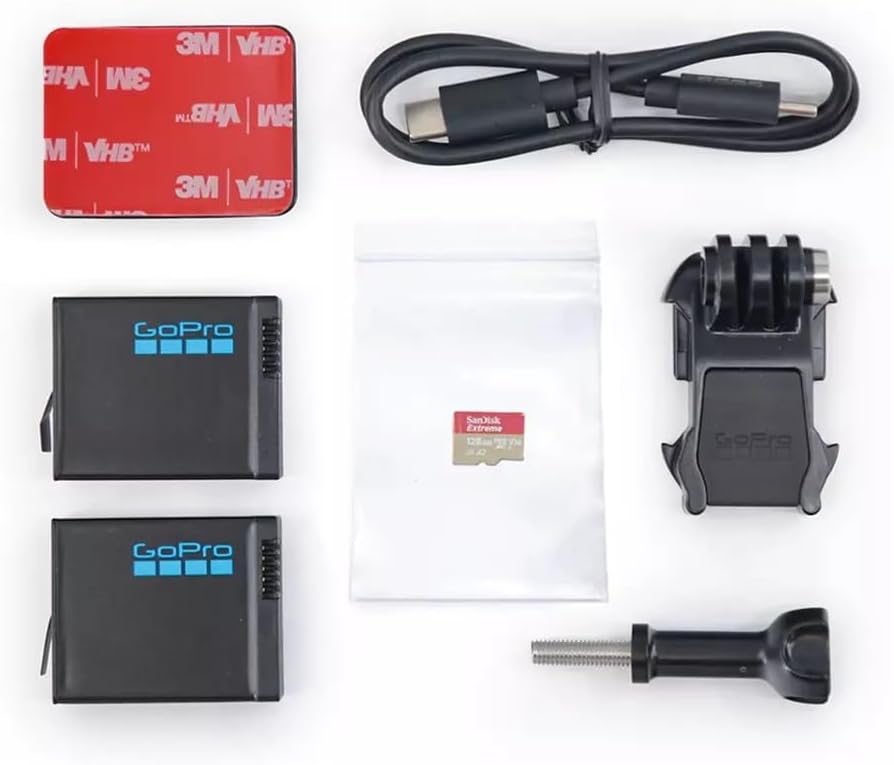 Caméra d'action GoPro HERO13 5.3K HDR 27MP Noire doté de ensemble d'accessoires - Comprend : 2 batteries Enduro, 1 support adhésif incurvé, 1 carte microSD SanDisk 128 Go et un étui de transport (reconditionnée)