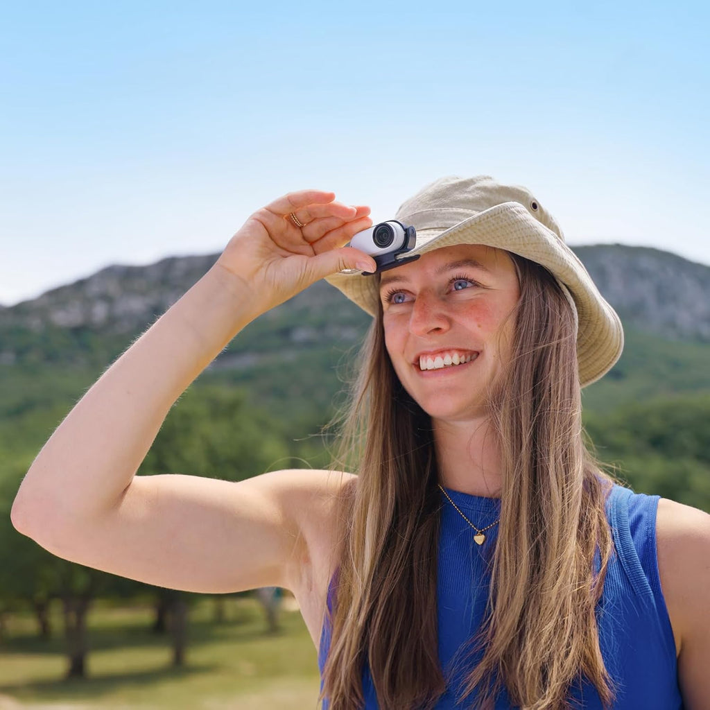 Insta360 GO 3S - 64 Go Noir 4K Mini Caméra Portable pour Vlogging Mains Libres POV Fixation Universelle Autonomie 140 min Étanche jusqu'à 10 m POV pour Animaux – Présentation