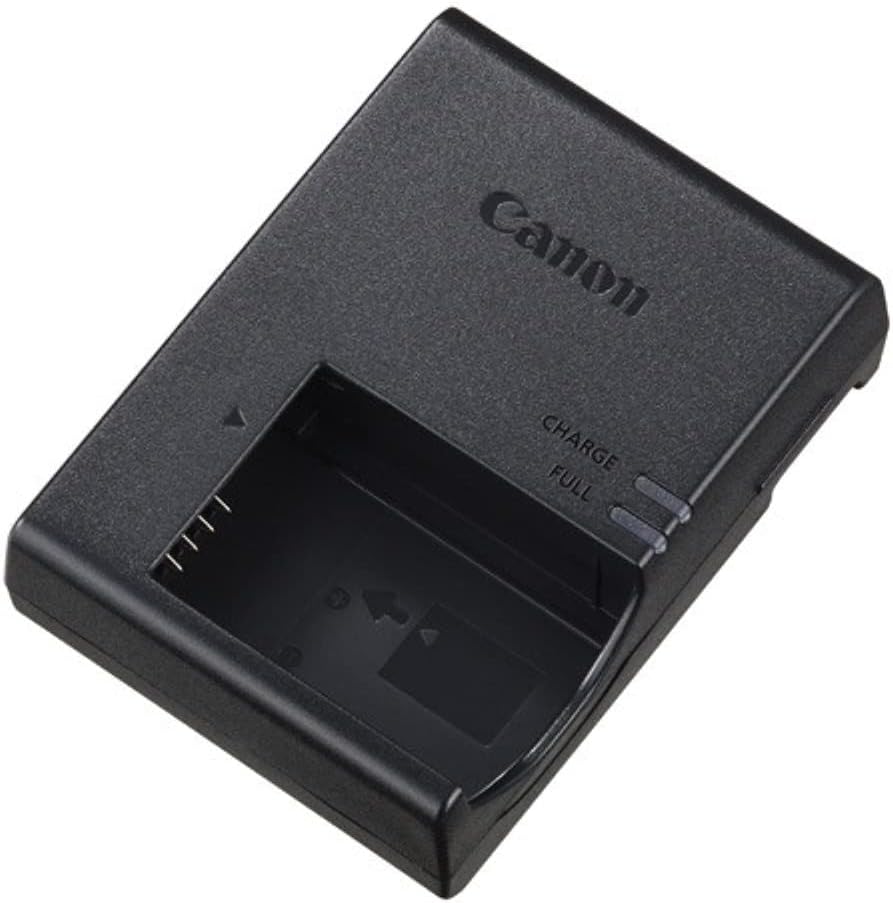 Appareil photo hybride Canon EOS R50 avec objectif 18-45 mm (– Noir) + carte de stockage 64 Go + sac bandoulière Canon 200ES EOS (3 articles)