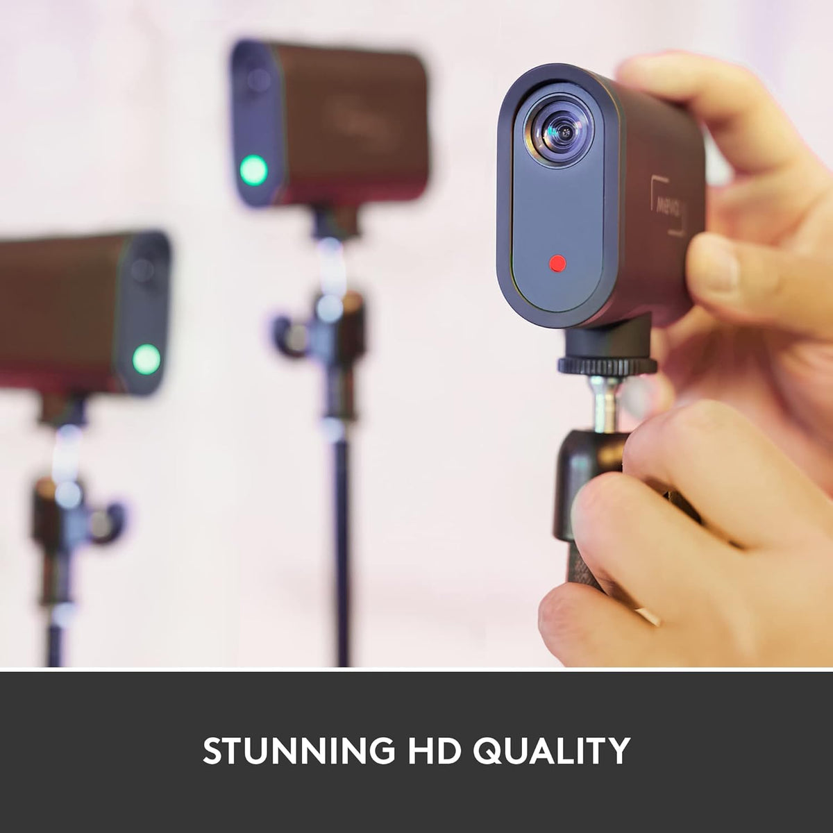 Logitech for Creators Mevo Start - Pack de 3 caméras de streaming sans fil pour la diffusion vidéo HD multicaméra, contrôle et diffusion via smartphone ou Wi-Fi – Présentation