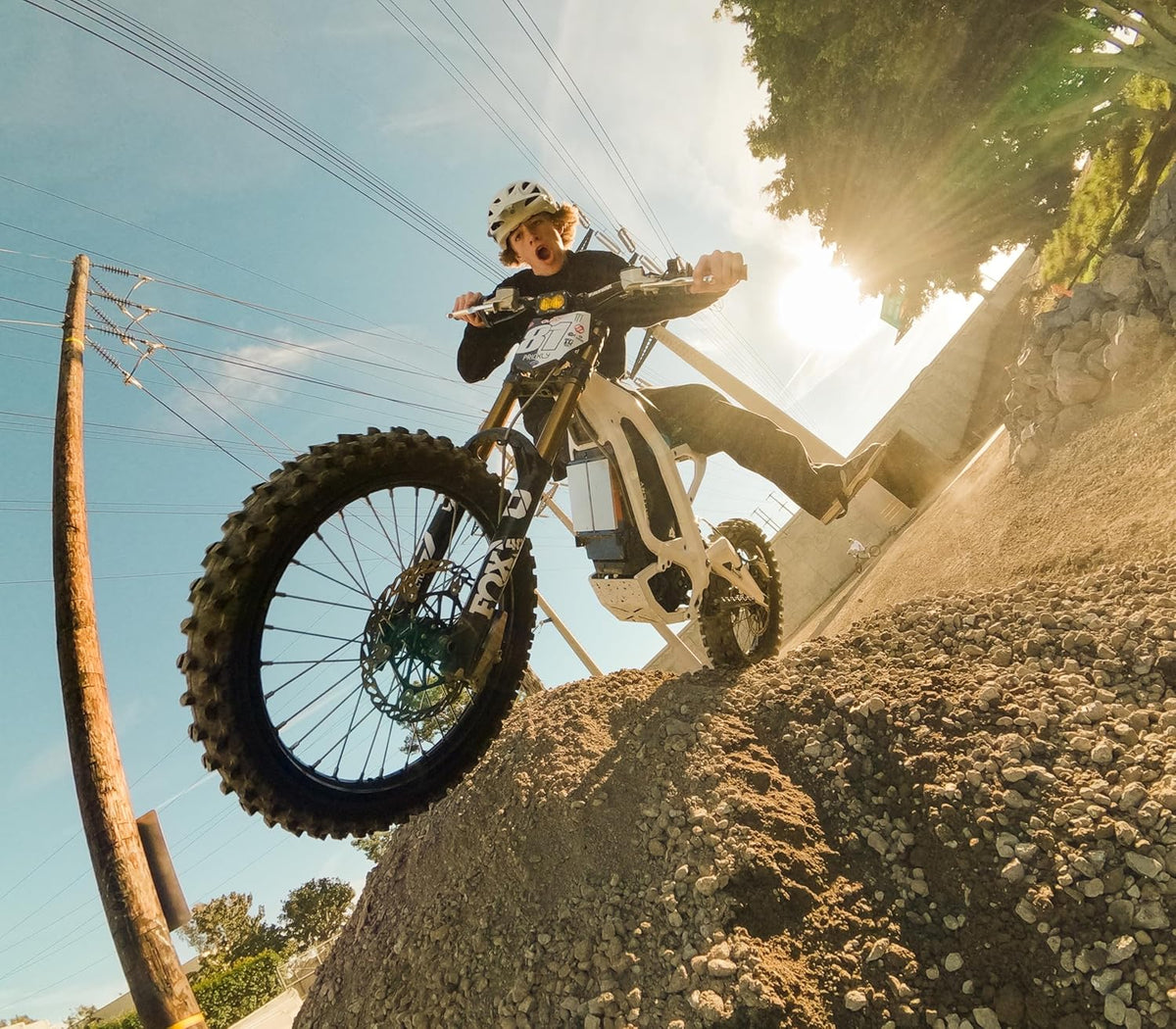 Caméra sportive - Noire résistant à l’eau doté de vidéo 5,3K60, photo 27 MP + compatible doté de les objectifs de la série HB