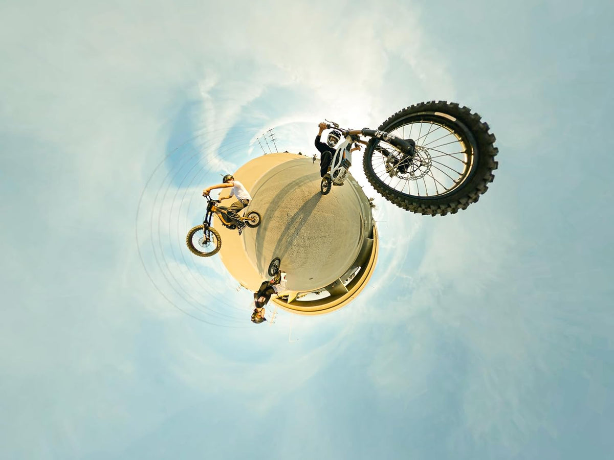 GoPro MAX — Caméra d'action étanche 360° + traditionnelle doté de affichage tactile, vidéo HD sphérique 5,6K30, photos 360° 16,6 MP, streaming en direct 1080p, stabilisation