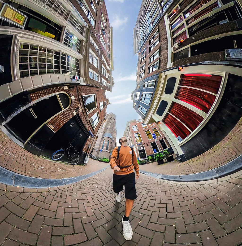 GoPro MAX — Caméra d'action étanche 360° + traditionnelle doté de affichage tactile, vidéo HD sphérique 5,6K30, photos 360° 16,6 MP, streaming en direct 1080p, stabilisation