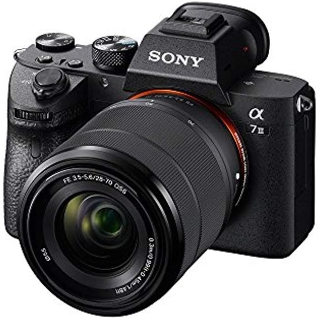 Appareil photo hybride plein format Sony ILCE-7M3K/B a7 III 24,2 MP doté de objectif 28-70 mm