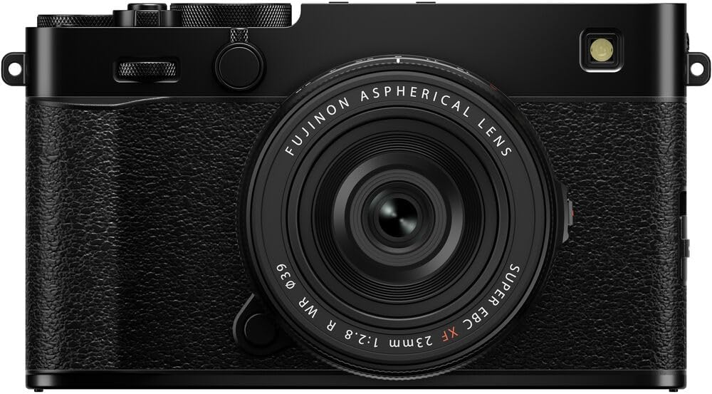 Appareil photo hybride FUJIFILM X-E5 avec objectif XF 23 mm f/2.8 - Noir. Kit comprenant : carte de stockage 64 Go, étui de transport, kit de nettoyage, étui pour carte de stockage et accessoires.
