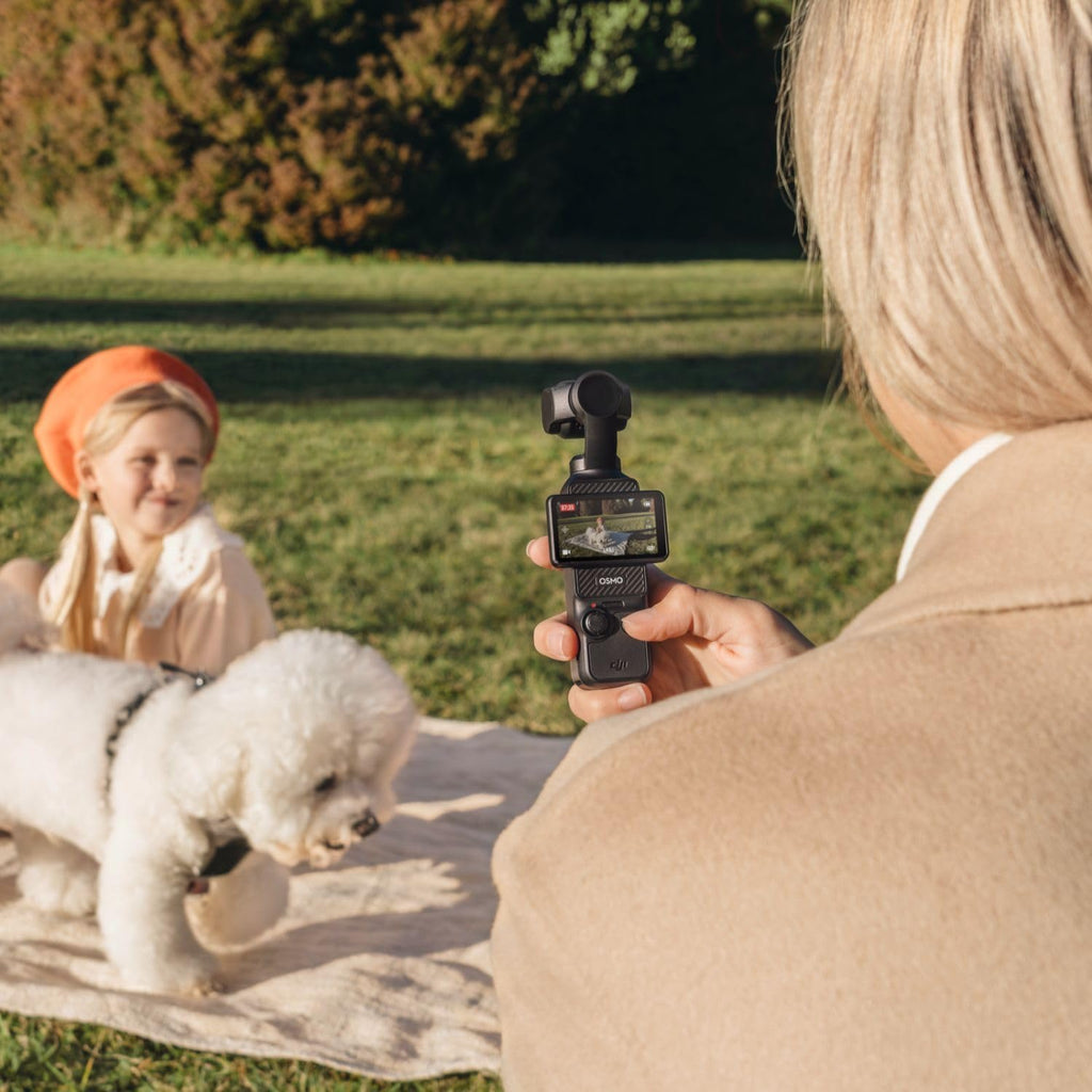 Caméra de vlogging DJI Osmo Pocket 3 doté de capteur CMOS 1 pouce, vidéo 4K/120 ips, stabilisation sur 3 axes, mise au point rapide, suivi du visage et des objets