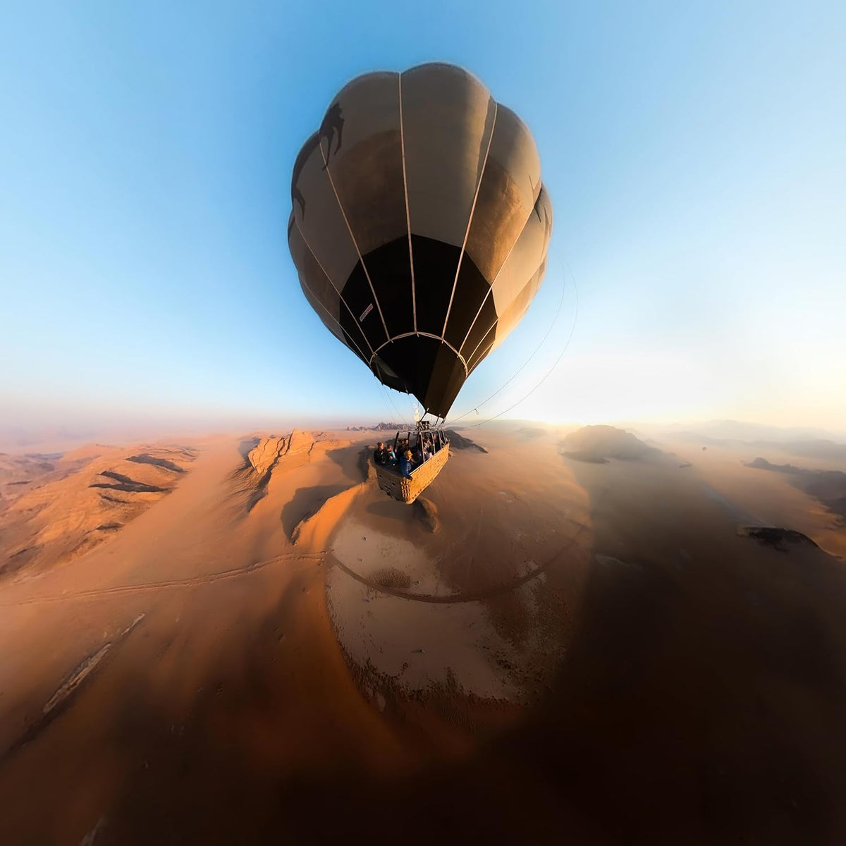 GoPro MAX — Caméra d'action étanche 360° + traditionnelle doté de affichage tactile, vidéo HD sphérique 5,6K30, photos 360° 16,6 MP, streaming en direct 1080p, stabilisation