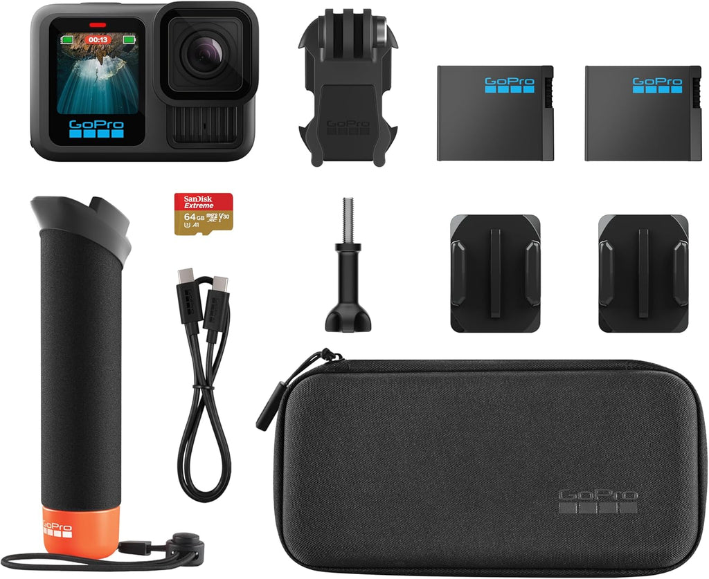 Kit d'accessoires GoPro HERO13 Black : comprend la manette, 2 batteries Enduro, 2 fixations adhésives incurvées, une carte microSD SanDisk de 64 Go et un étui de transport.