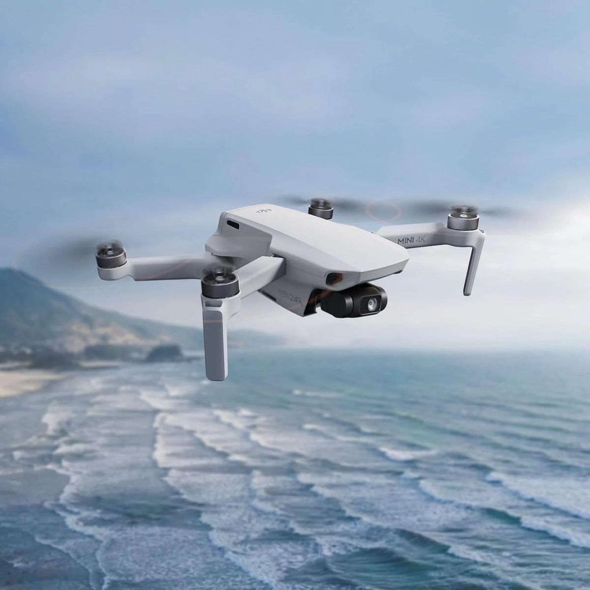 DJI Mini 4K, drone doté de caméra 4K UHD pour adultes, moins de 249 g, stabilisation sur nacelle 3 axes, transmission vidéo jusqu'à 10 km, retour automatique, résistance au vent, autonomie maximale de 31 minutes doté de une seule batterie