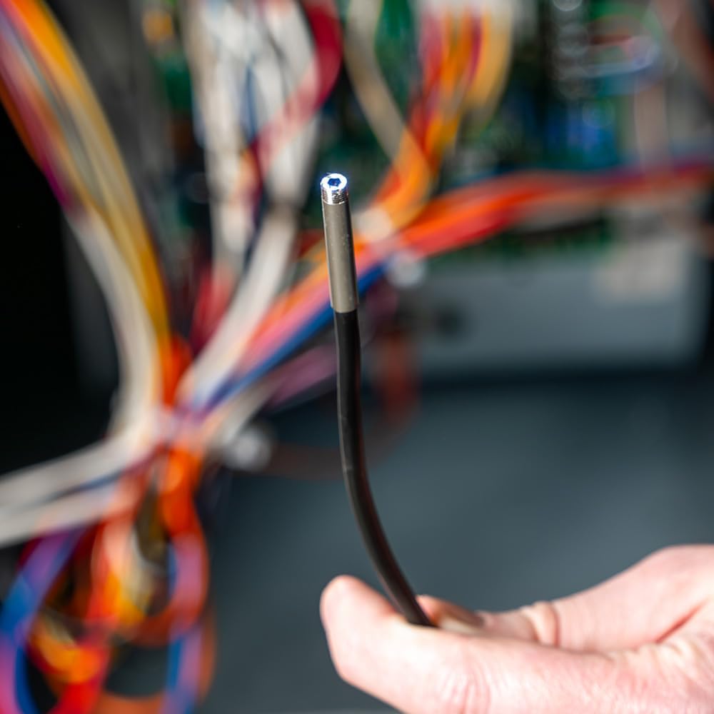 Endoscope utilitaire Klein Tools ET17 doté de flexible résistant à l’eau de 5,5 mm et 3 m, LED, écran LCD 4,3 pouces, accessoires et caméra d'inspection endoscopique