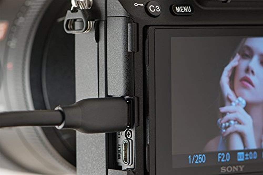 Appareil photo hybride plein format Sony ILCE-7M3K/B a7 III 24,2 MP doté de objectif 28-70 mm