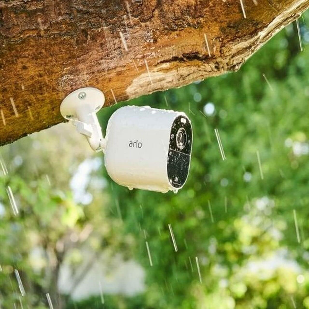 Caméra sans fil Arlo VMC2430-100NAR Essential Spotlight (lot de 4) Vidéo 1080p Vision nocturne couleur Audio bidirectionnel Connexion directe au Wi-Fi Aucun hub requis – Blanc (Reconditionné) – Présentation