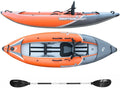 Kayak gonflable tandem Rover 120/220 pour eaux vives, doté de plancher haute pression et sièges rembourrés en EVA à dossier haut. Comprend un support pour caméra d'action, des pagaies en aluminium, une pompe et plus encore.